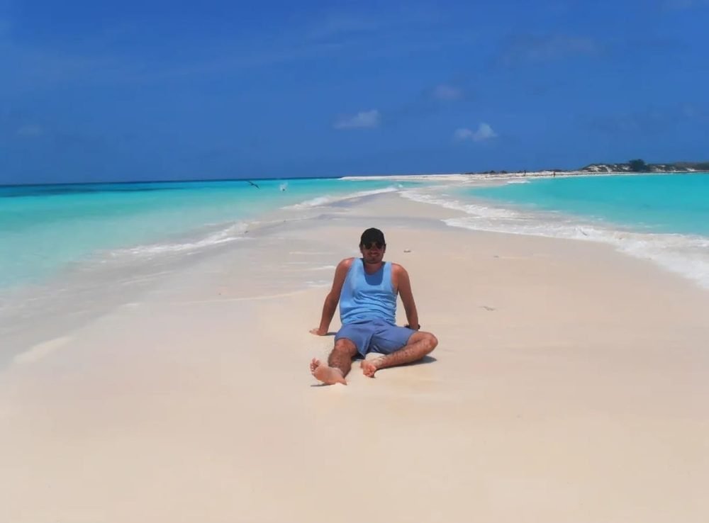 Matías Córdoba desconectando en la playa, uno de sus planes favoritos fuera del trabajo